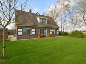 Detached atmospheric farmhouse with large garden and privacy near Dalfsen